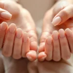 scopri la mia esperienza con 5 diversi modelli di manicure nude che hanno trasformato completamente l'aspetto delle mie mani e dei miei piedi. idee eleganti e naturali per una bellezza raffinata.