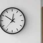 scopri perché continui a controllare l'orologio sempre alle stesse ore ogni giorno e cosa significa questo comportamento nella tua vita quotidiana.