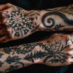 scopri perché i tatuaggi su braccia e mani stanno diventando la nuova tendenza tra gli uomini, esprimendo stile e personalità in modo unico.