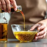 scopri il segreto di una cuoca su come aggiungere aceto nell'olio freddo per ottenere fritture leggere e croccanti, ideali per piatti gustosi e meno unti.